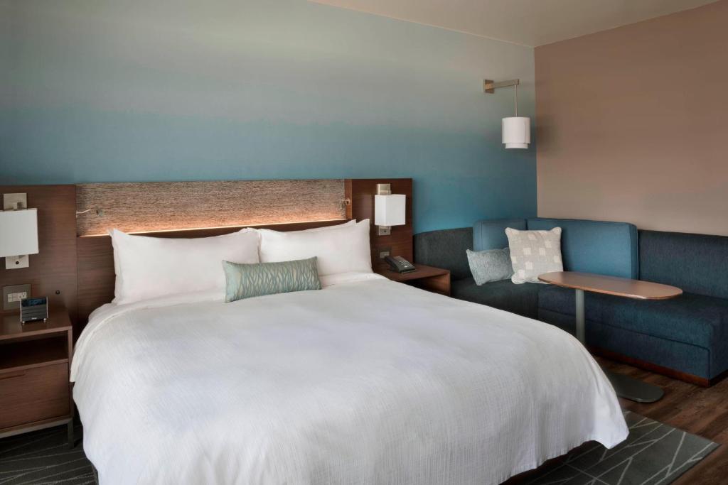 Buffalo Marriott at LECOM HARBORCENTER photo