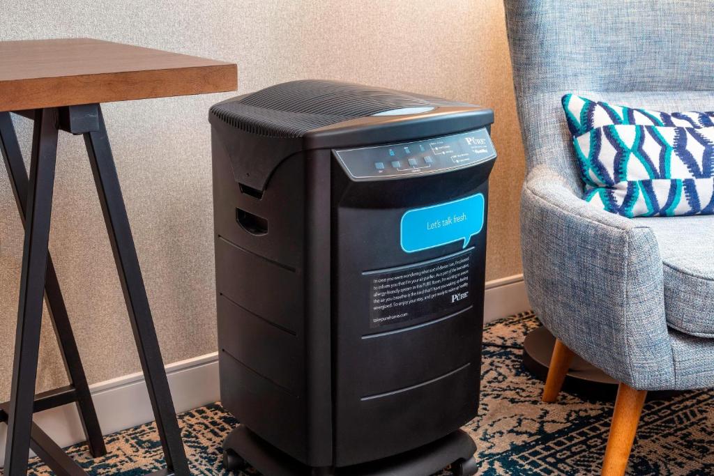 Four Points by Sheraton Norwood Conference Center - Pure Allergy Friendly, Guest Room, 2 Queen