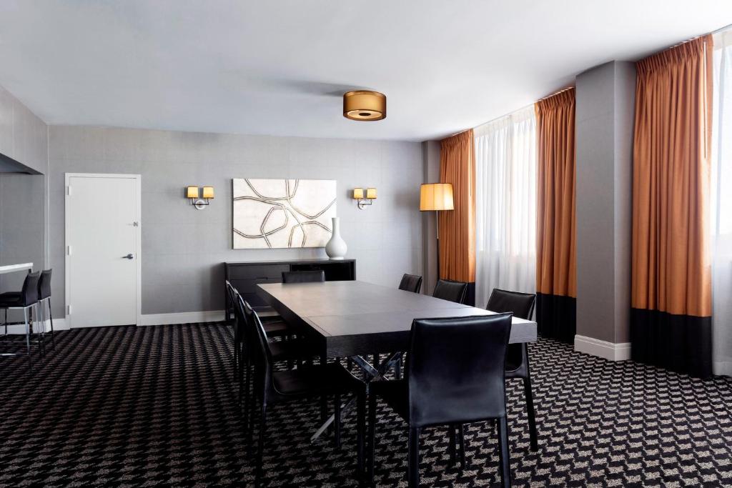 Le Meridien Charlotte photo