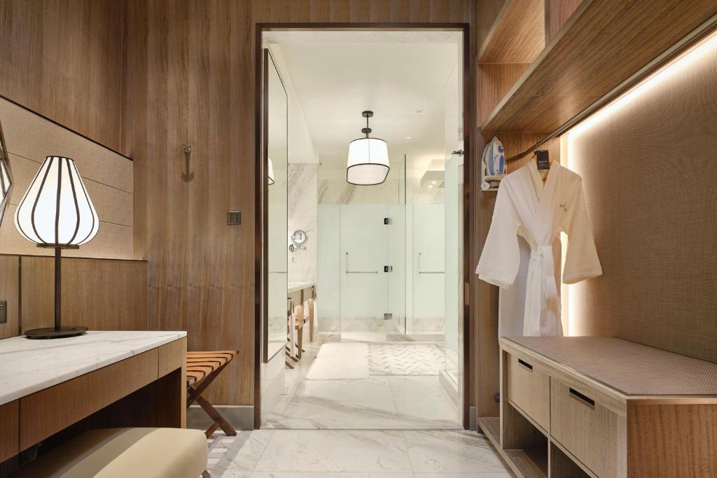 Club Lounge Access, 3 Bedroom Presidential Suite