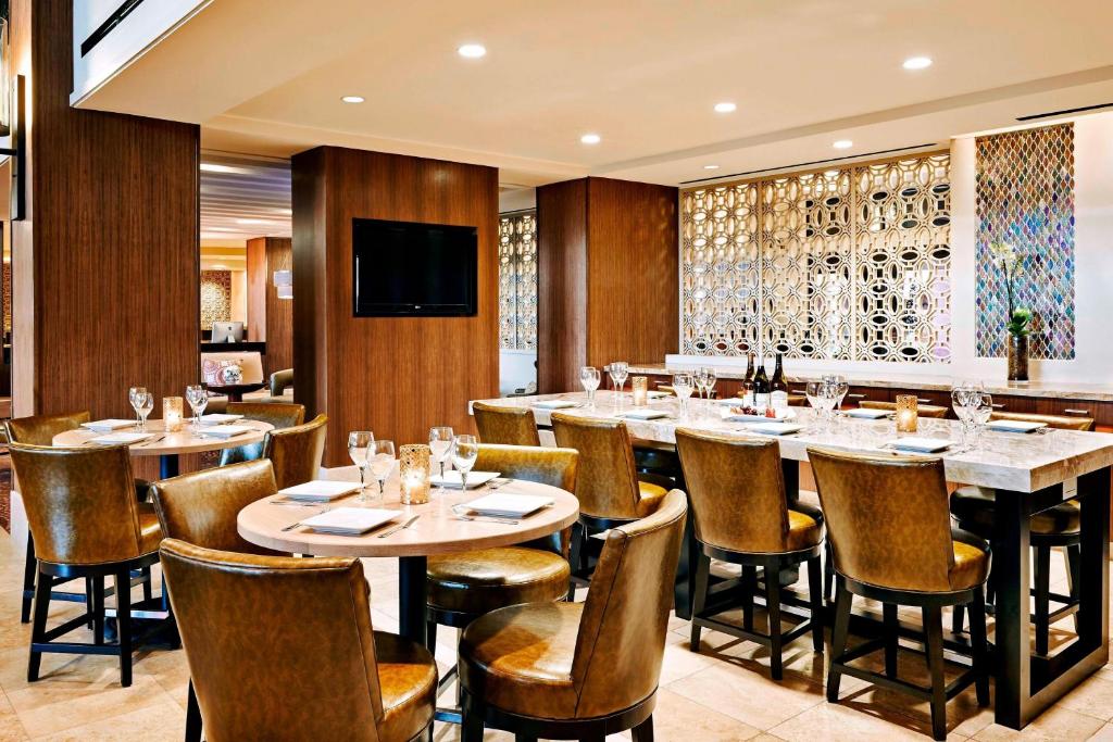 Restaurace v ubytování Scottsdale Marriott at McDowell Mountains