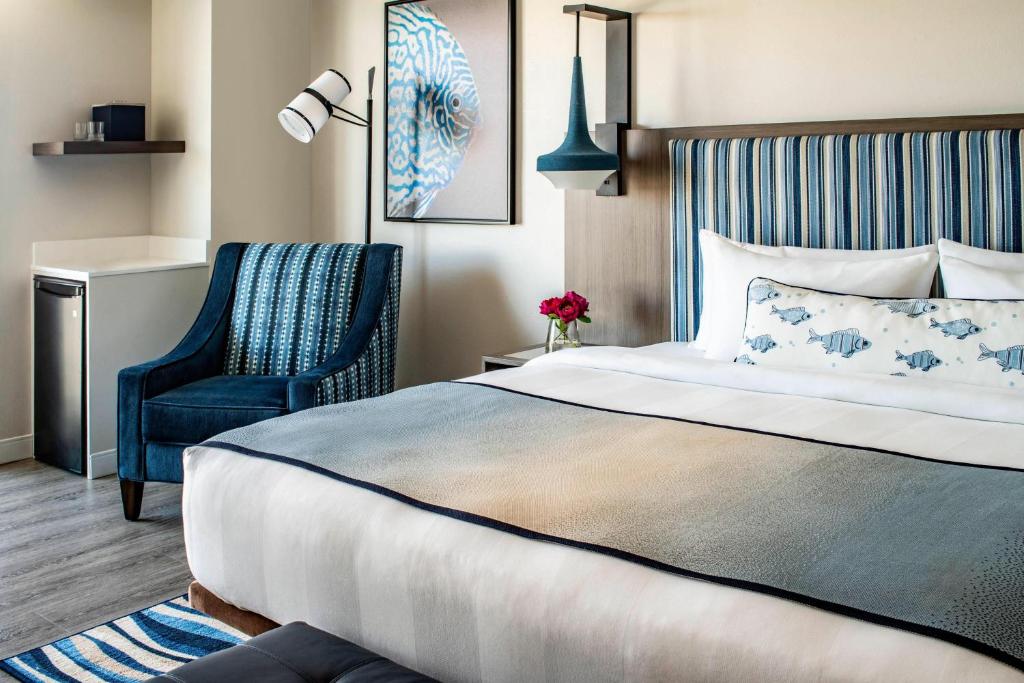 Postel nebo postele na pokoji v ubytování Hollywood Beach Marriott