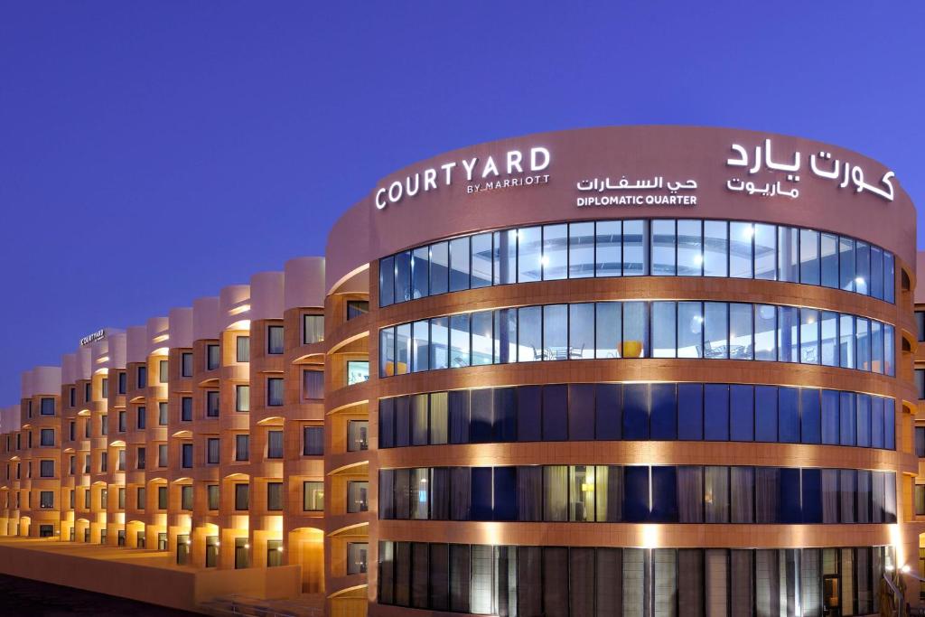 - une séance de l'hôtel-cour gujarat dans l'établissement Courtyard Riyadh by Marriott Diplomatic Quarter, à Riyad