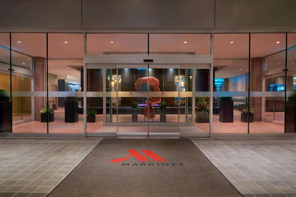 Toronto Airport Marriott Hotel - Resim 8