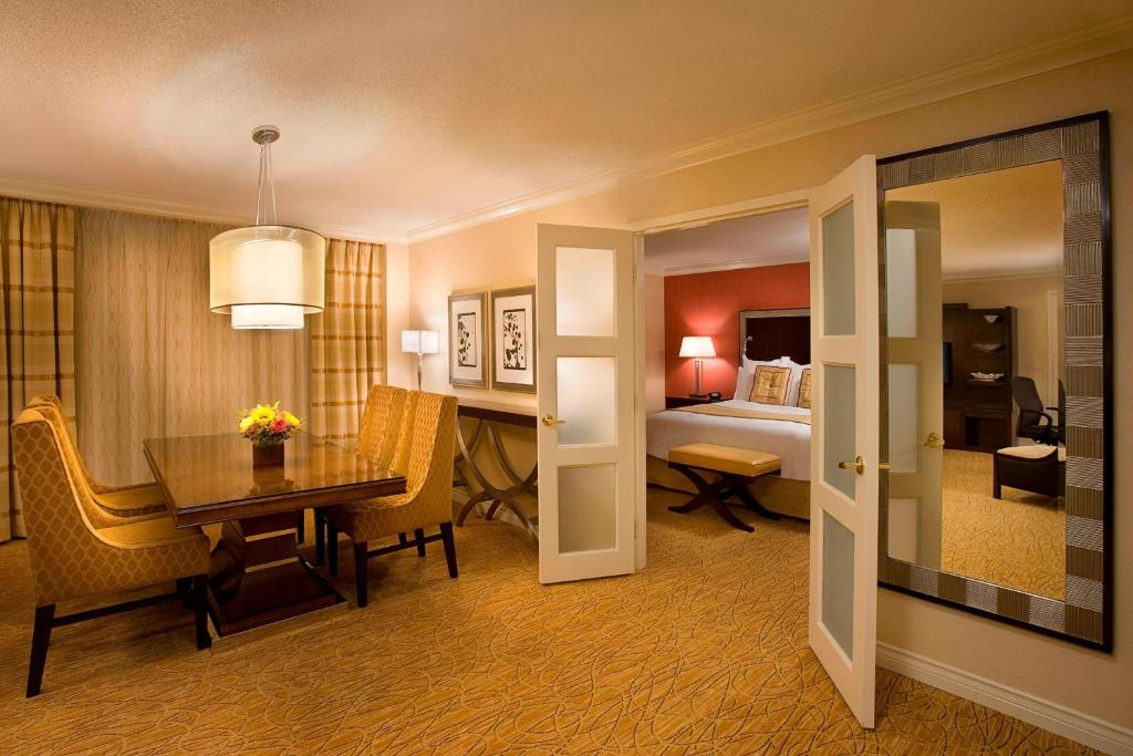 Toronto Airport Marriott Hotel - Resim 23