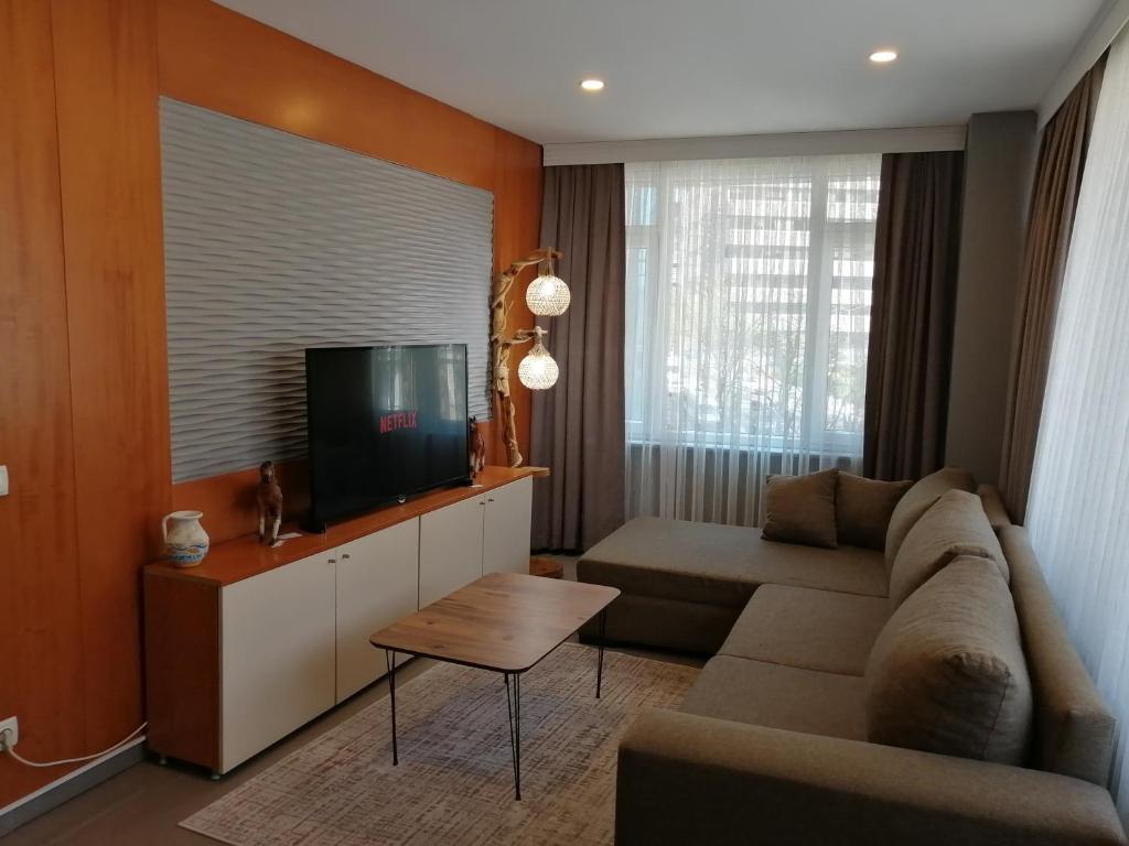 Μια τηλεόραση ή/και κέντρο ψυχαγωγίας στο Levent Apartments