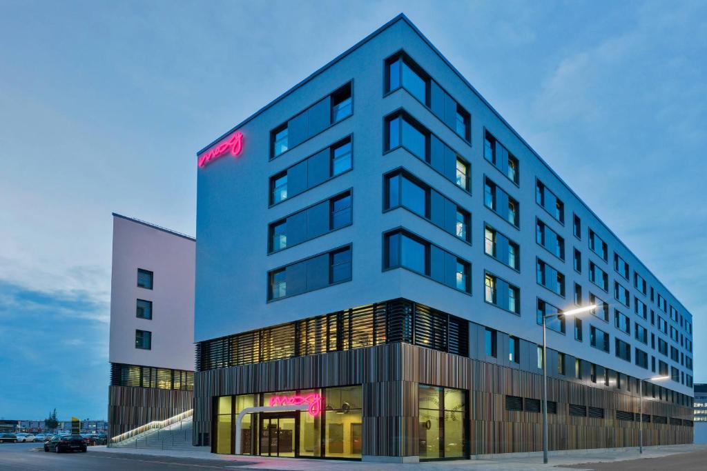 Moxy Munich Ostbahnhof - Resim 10