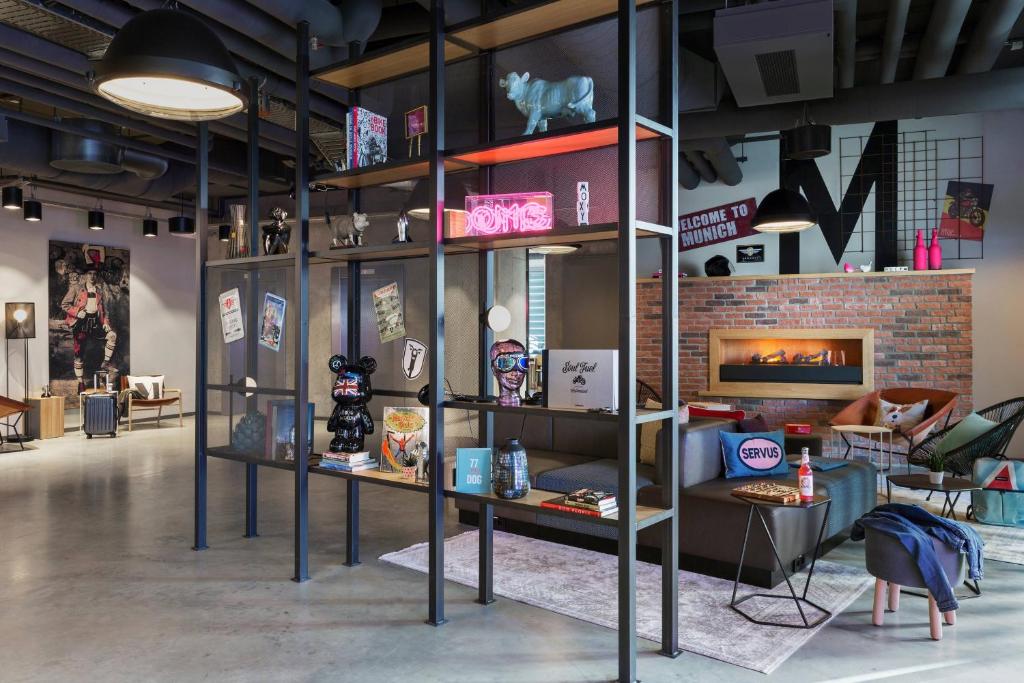 Moxy Munich Ostbahnhof - Resim 14