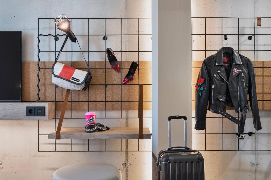 Moxy Munich Ostbahnhof - Resim 21