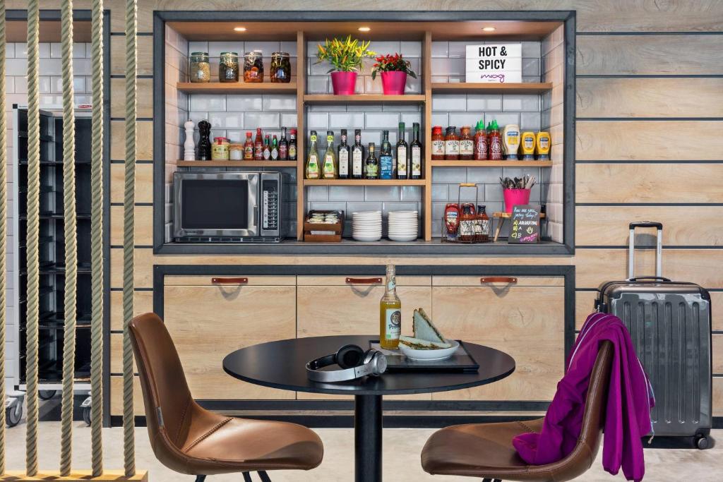 Moxy Munich Ostbahnhof - Resim 31