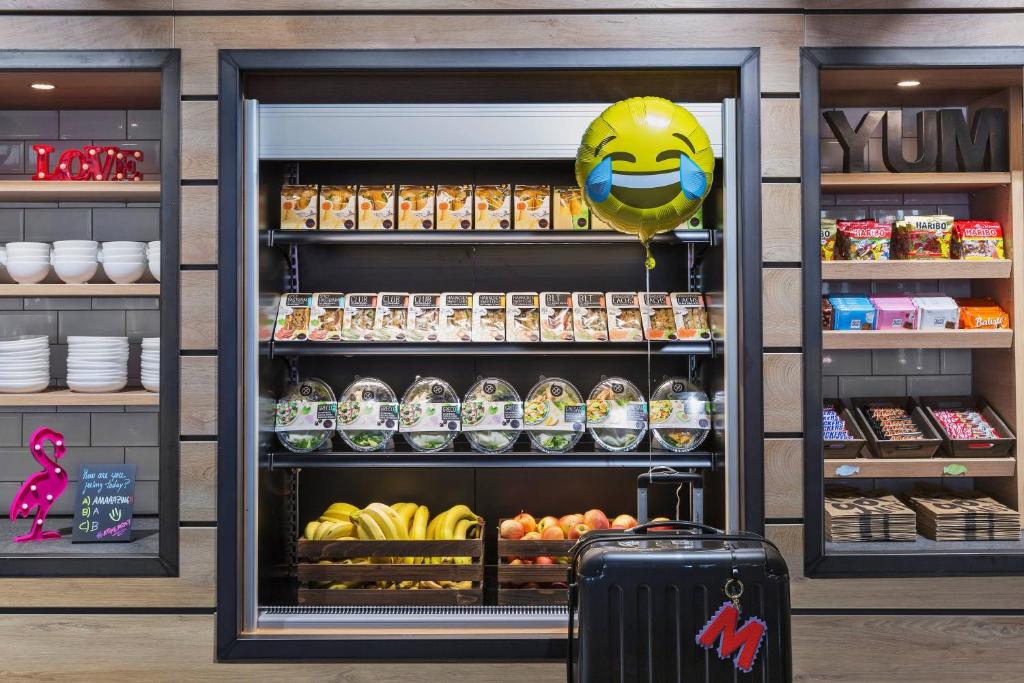 Moxy Munich Ostbahnhof - Resim 36