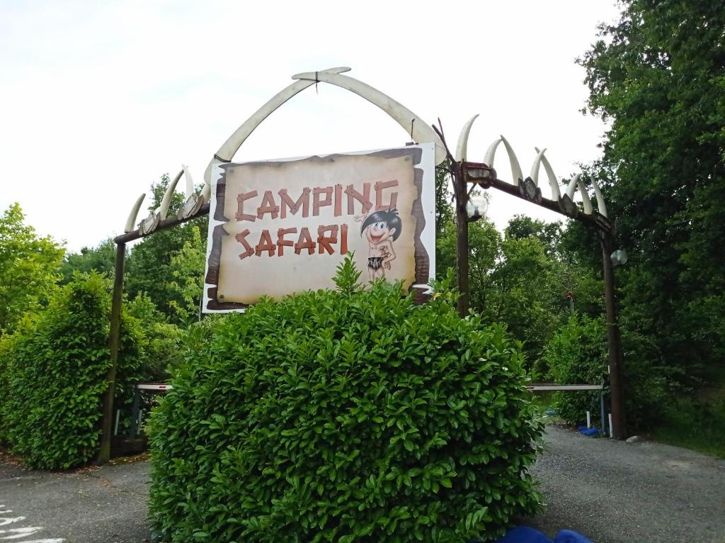Aed väljaspool majutusasutust SAFARI CAMPING