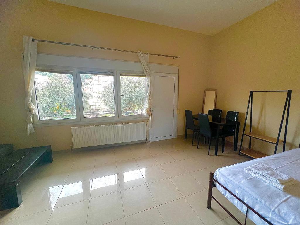 Kalamitsa apartment by the beach