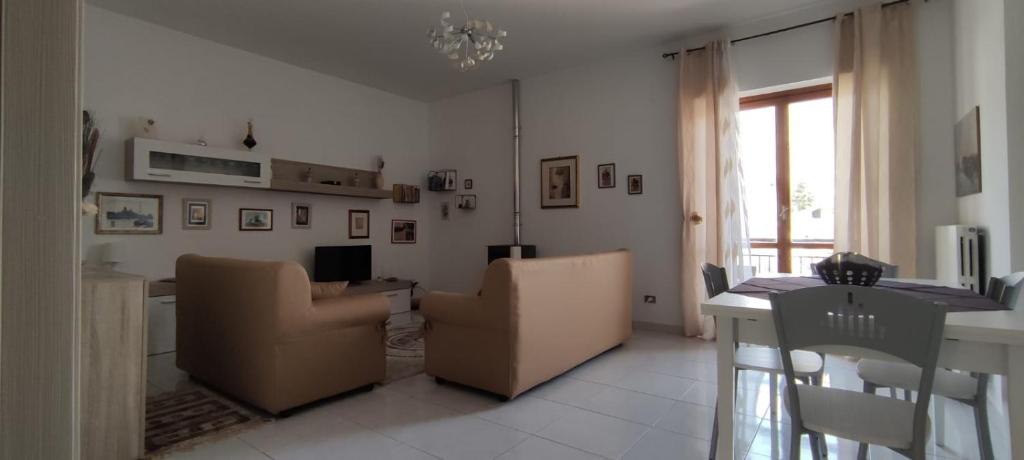 TV a/nebo společenská místnost v ubytování Camera con vista