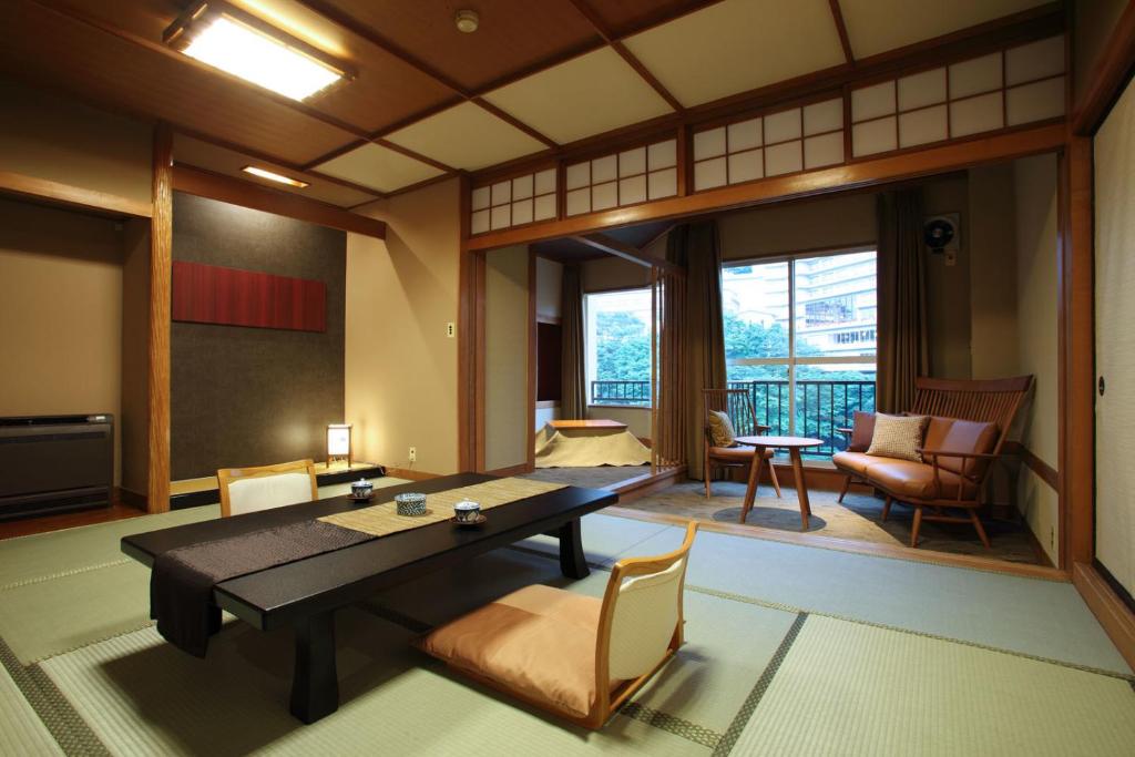 Posezení v ubytování Hotel Shirakawa Yunokura