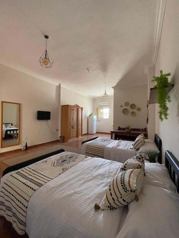 La Casa Guest House - 12