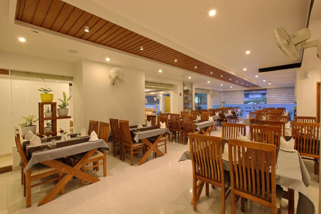 Restaurace v ubytování Hotel NovArk Munnar