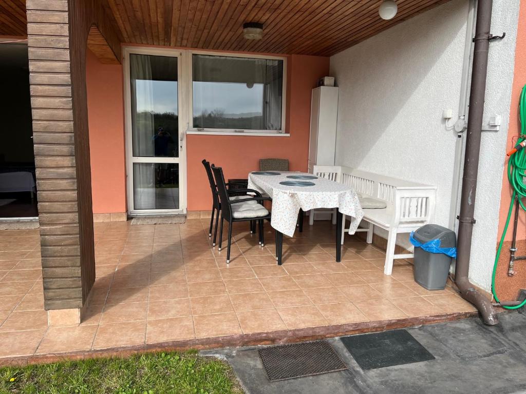 Balkón alebo terasa v ubytovaní Szépasszonyvölgyi Apartman