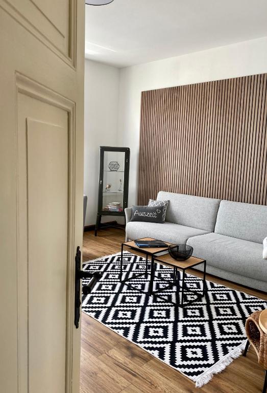 Liebevoll sanierte, großzügige Stadtwohnung, 70 qm - Apartment Mit 1 Schlafzimmer