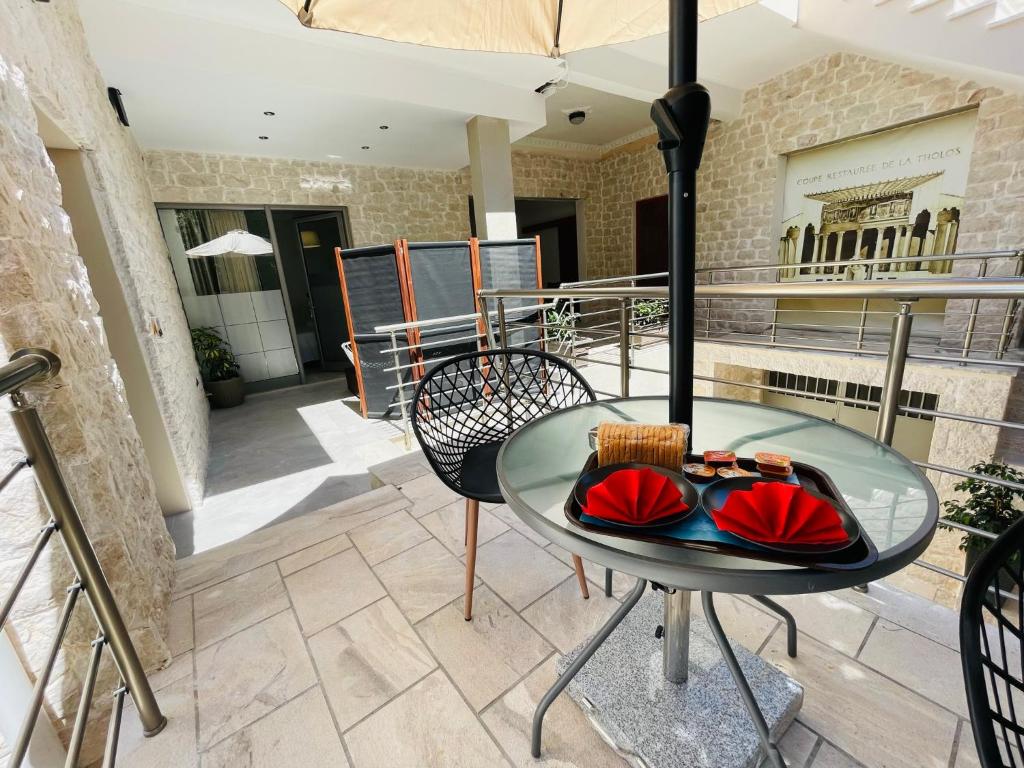 Balkón nebo terasa v ubytování XENIOS SUITES