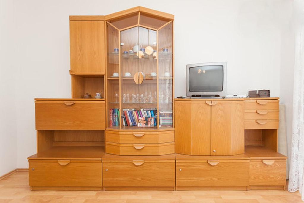 The library in Az apartmant