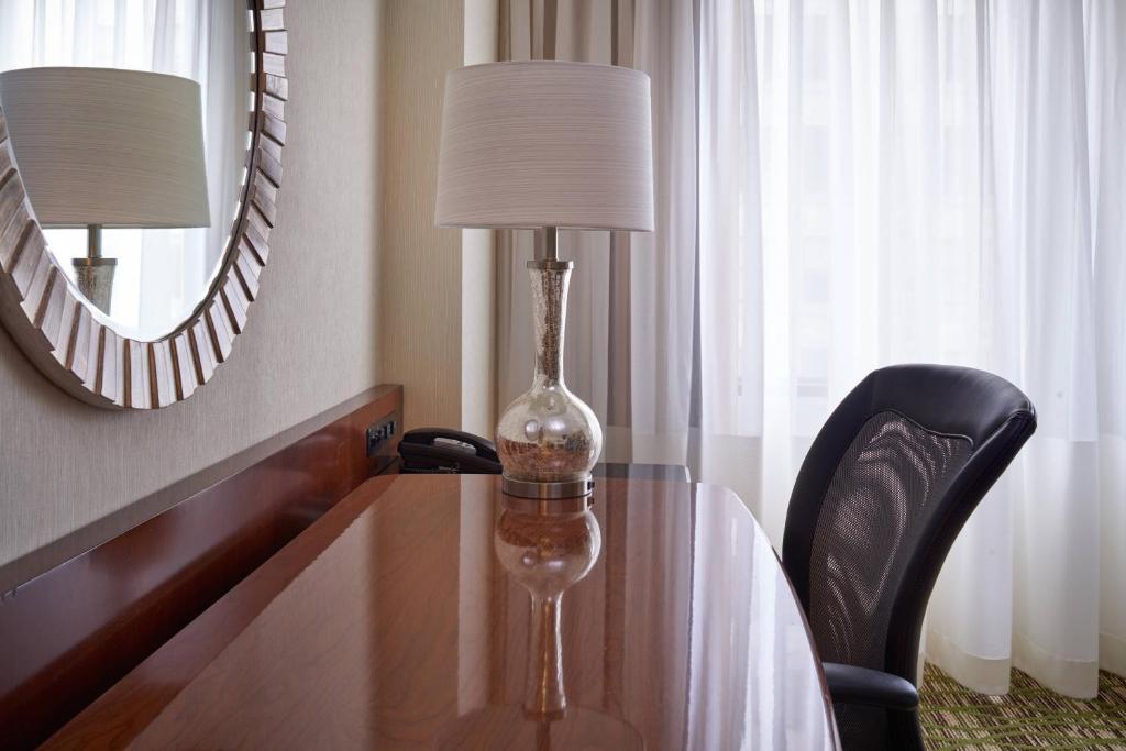 Cleveland Marriott Downtown at Key Tower - King Room