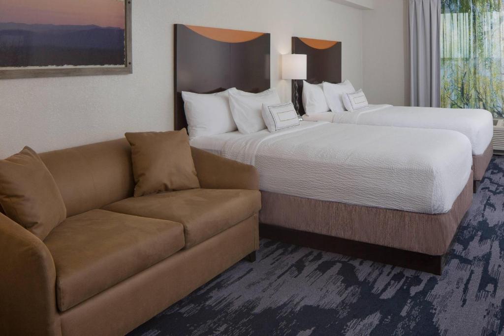 Fairfield Inn & Suites by Marriott Orlando Lake Buena Vista photo