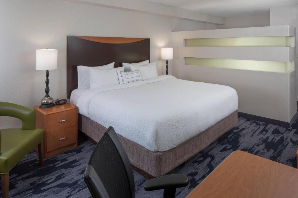 Fairfield Inn & Suites by Marriott Orlando Lake Buena Vista photo