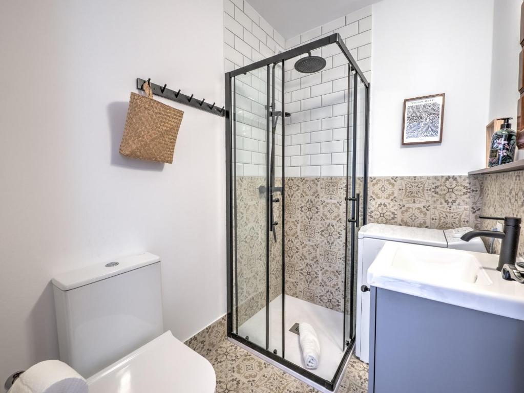 Kúpeľňa v ubytovaní Newly renovated apartment in Nerja with huge pool