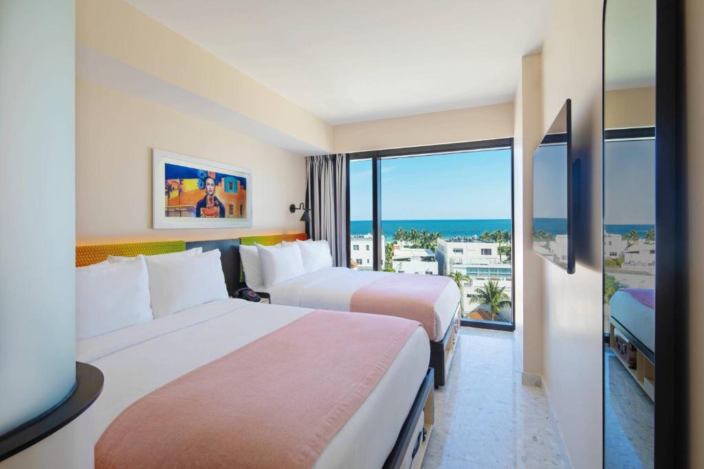 Moxy Miami South Beach - Guest Room With Two Queen Beds Ocean View