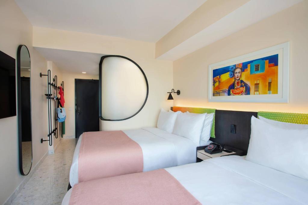 Moxy Miami South Beach - Double Queen Room