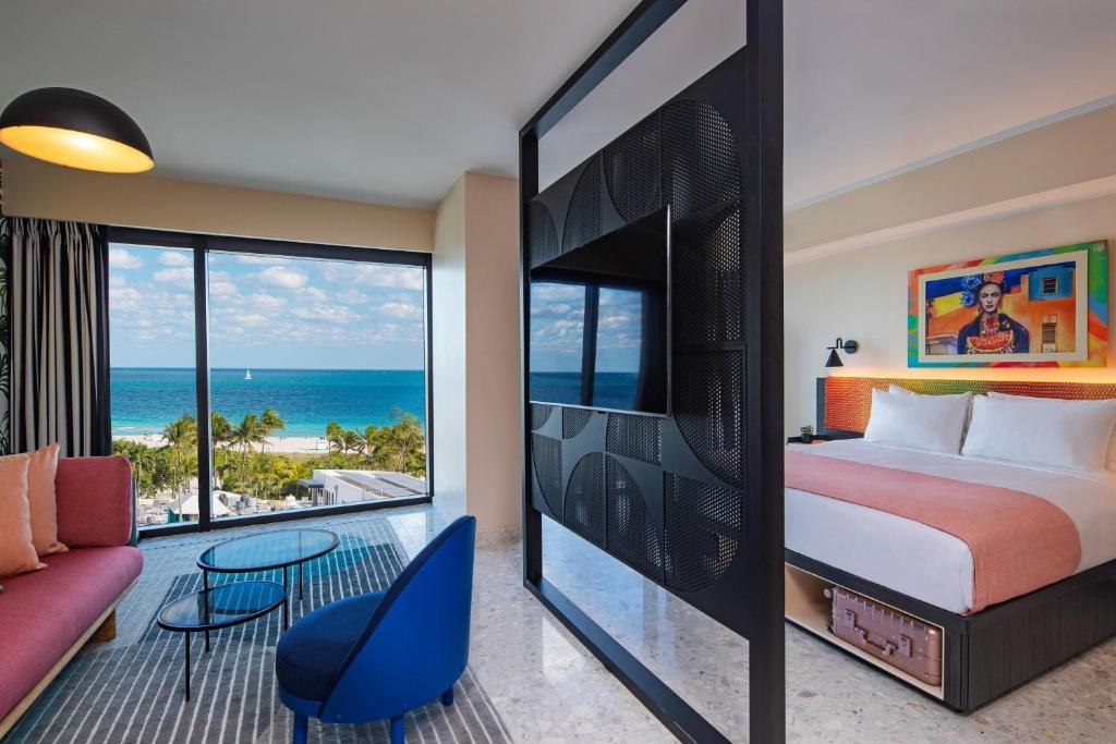 Moxy Miami South Beach - 