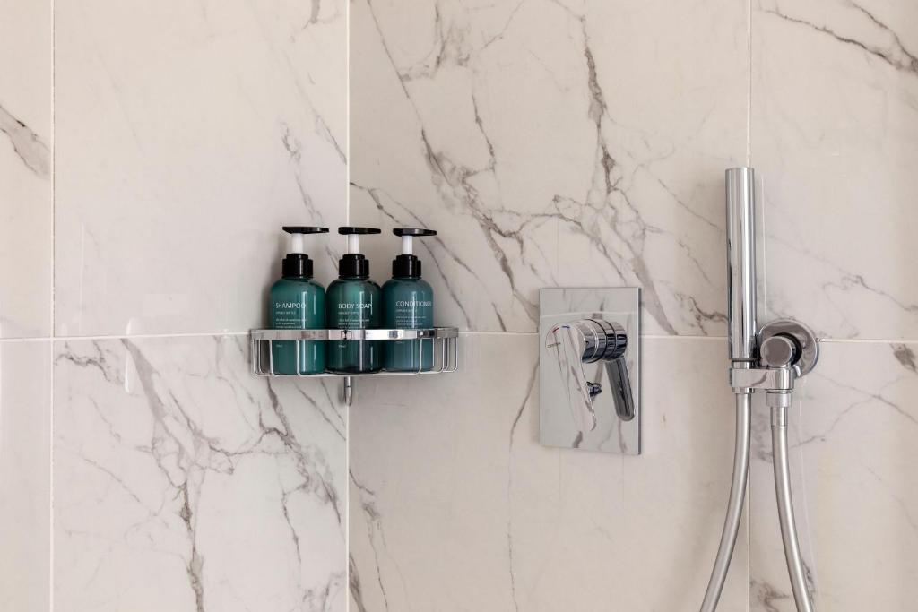 Lugano Superior Suites - Free Parking - Resim 25