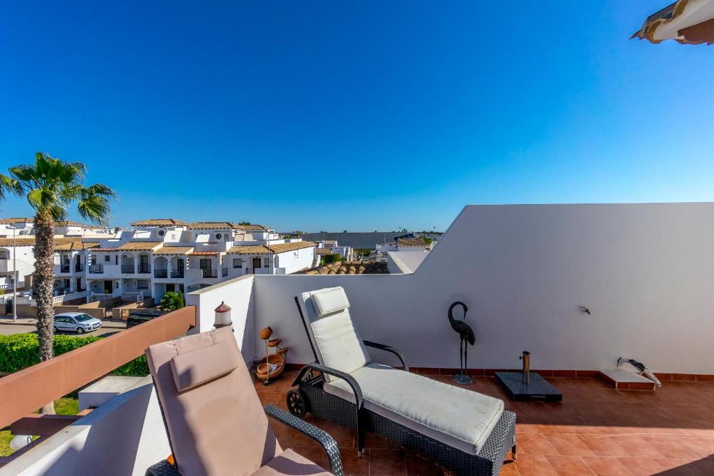 Fotografia z galérie ubytovania CB Living - Scenic duplex with pool in Punta Prima v destinácii Orihuela Costa