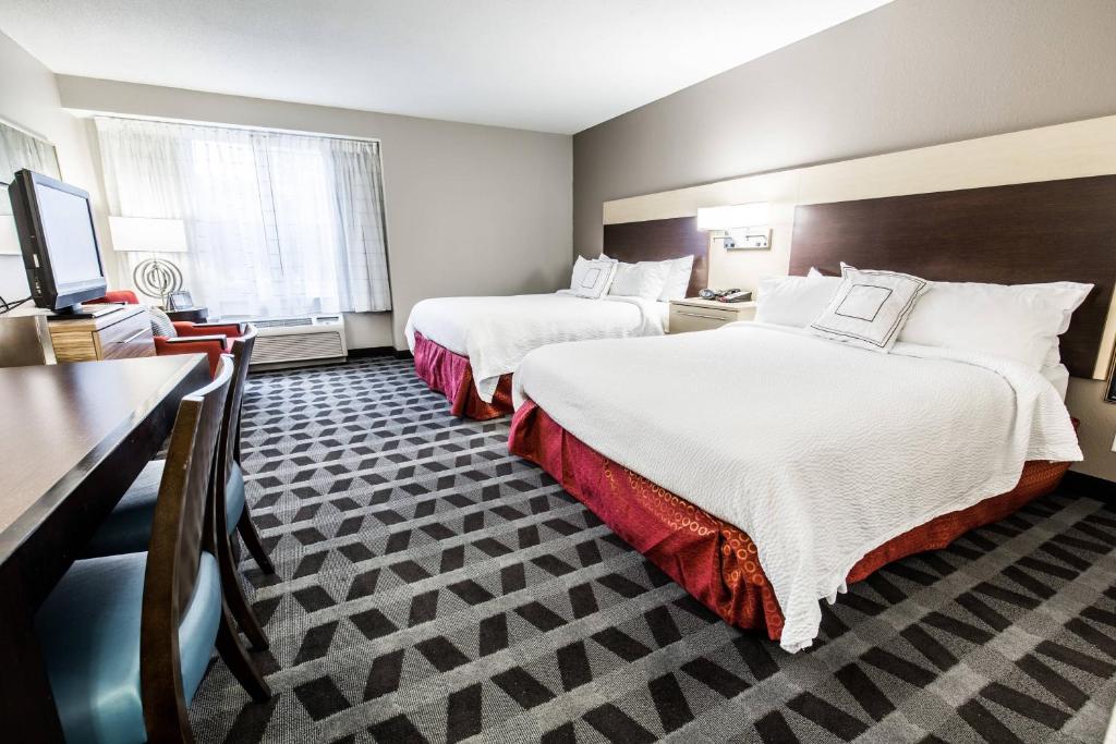TownePlace Suites by Marriott Gilford - Estudio Queen Con Dos Camas Queen