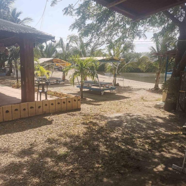 Binubusan Beach Hotel and Resort - Salle De Reine Standard
