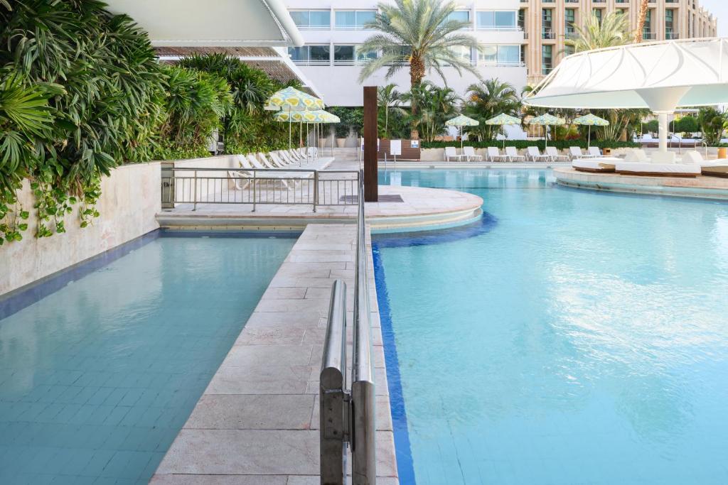 Der Swimmingpool an oder in der Nähe von Lagoona by Isrotel Collection