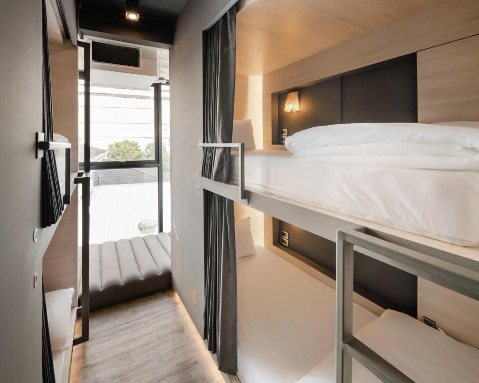 Speck Bangkok - Bed In 6-Bed Mixed Dormitory Room