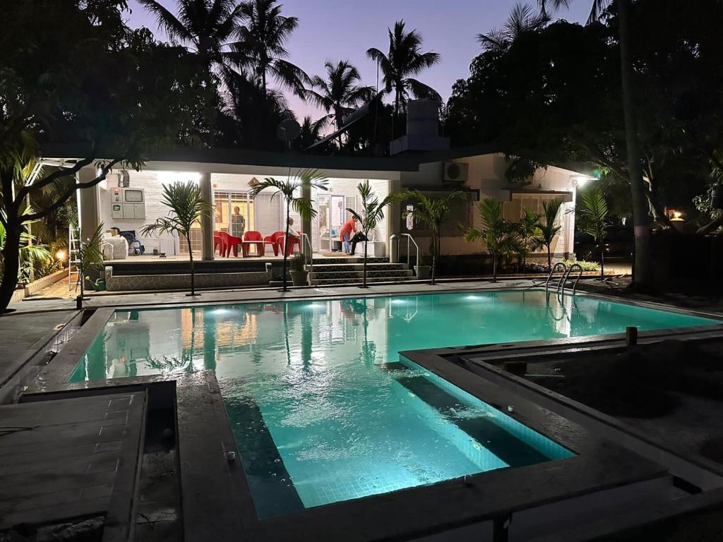 Neral Farmhouse with Swimming Pool: Luxury Living in Style