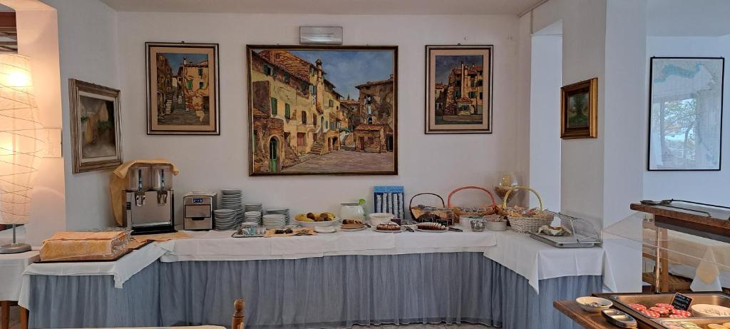 Příslušenství pro přípravu čaje a kávy v ubytování Hotel Splendor