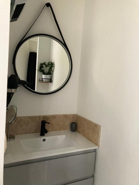 Zdjęcie z galerii obiektu Gîte des Combes Blanches avec piscine et jacuzzi w mieście Frayssinet-le-Gélat