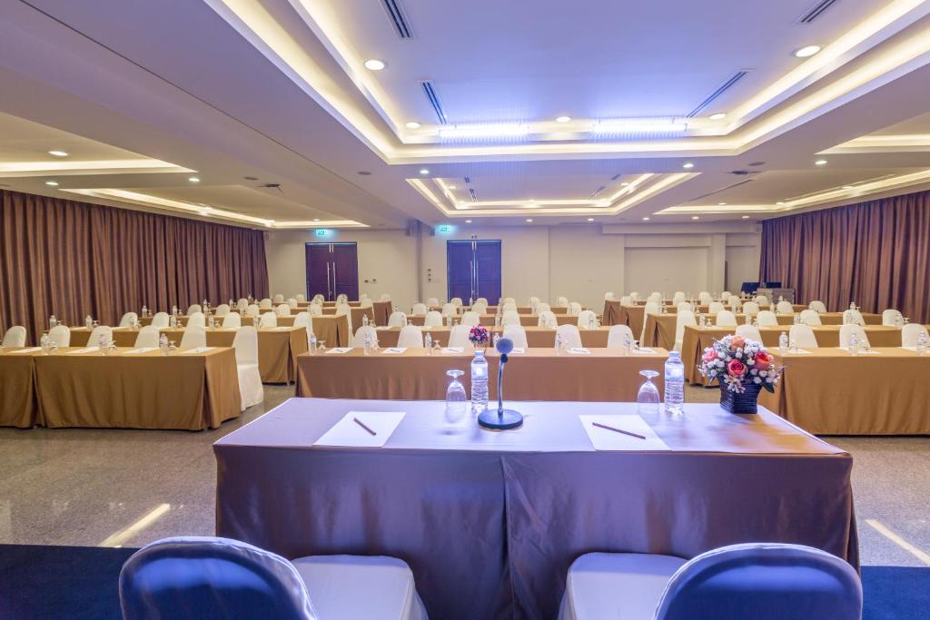 Konferenční prostory v ubytování Riche Hua Hin Hotel - SHA Plus