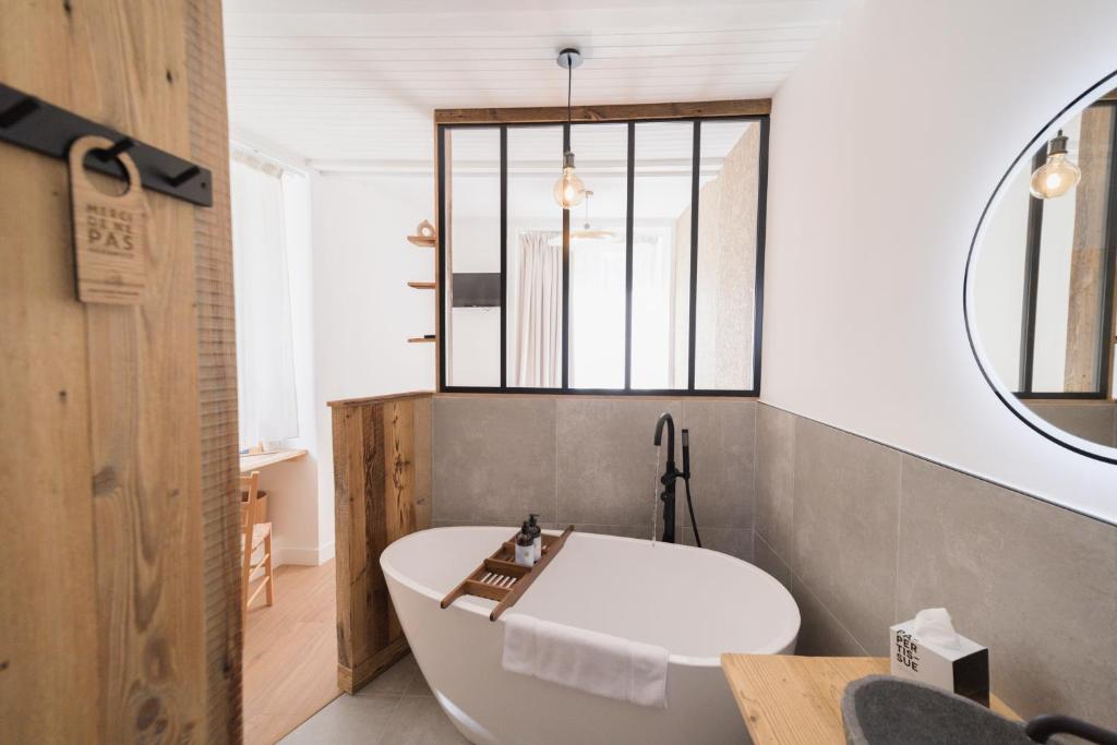 Koupelna v ubytování Hôtel Maison Doron