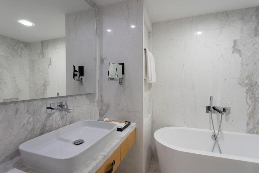 Koupelna v ubytování Alberni Jabal Hafeet Hotel Al Ain