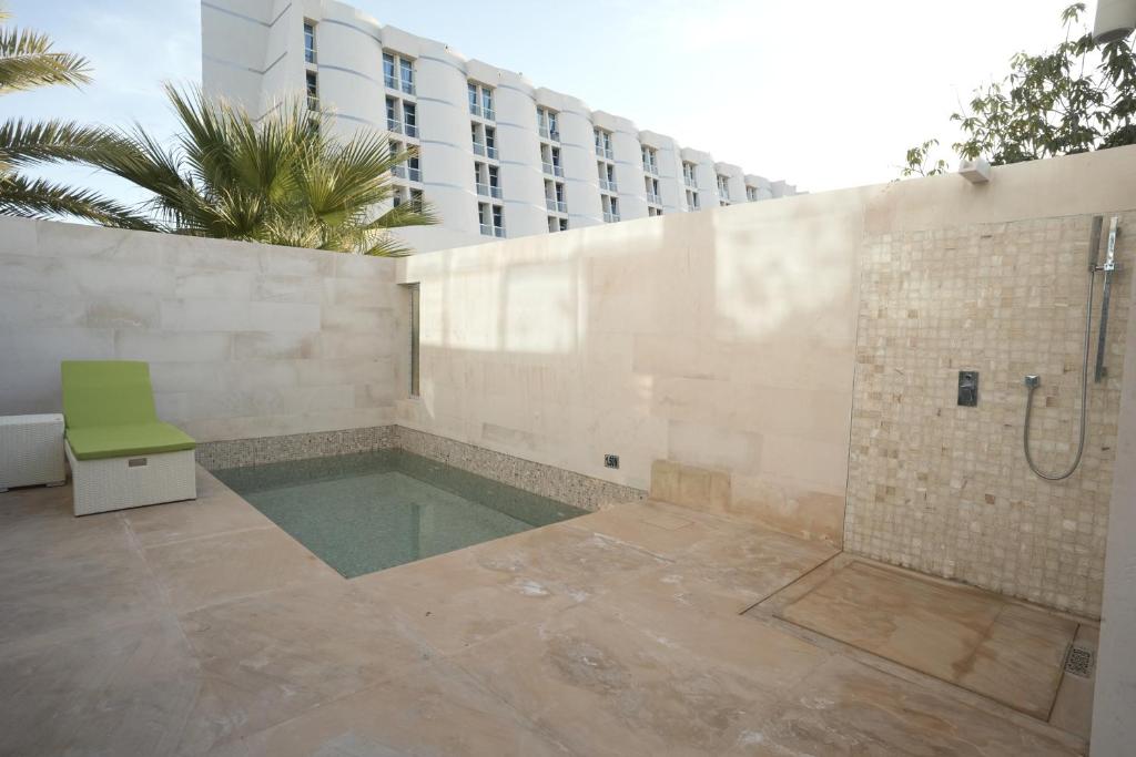 Bazén v ubytování Alberni Jabal Hafeet Hotel Al Ain nebo v jeho okolí