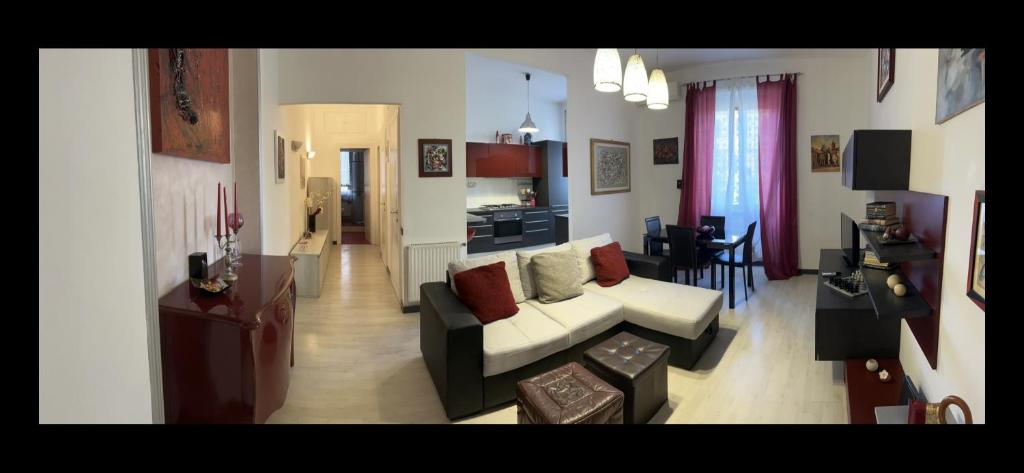 TV a/nebo společenská místnost v ubytování TRADITIONAL ROME Stay