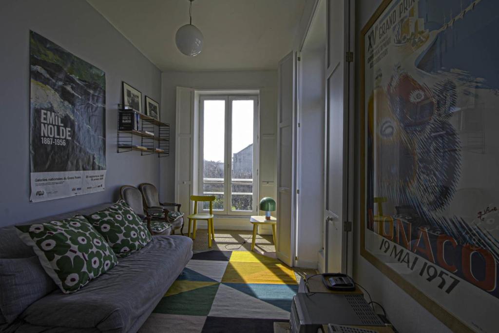 Posedenie v ubytovaní Panoramic Mulberry Beach plendid family apartment