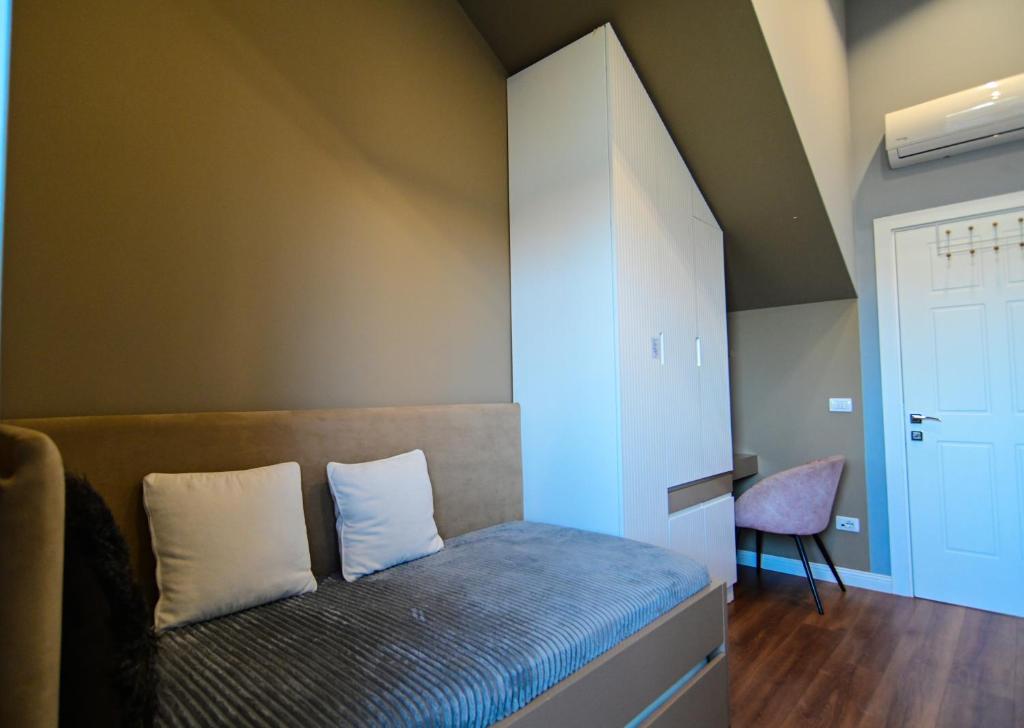 Stylish two bedroom house with private pool - Imazhi 7