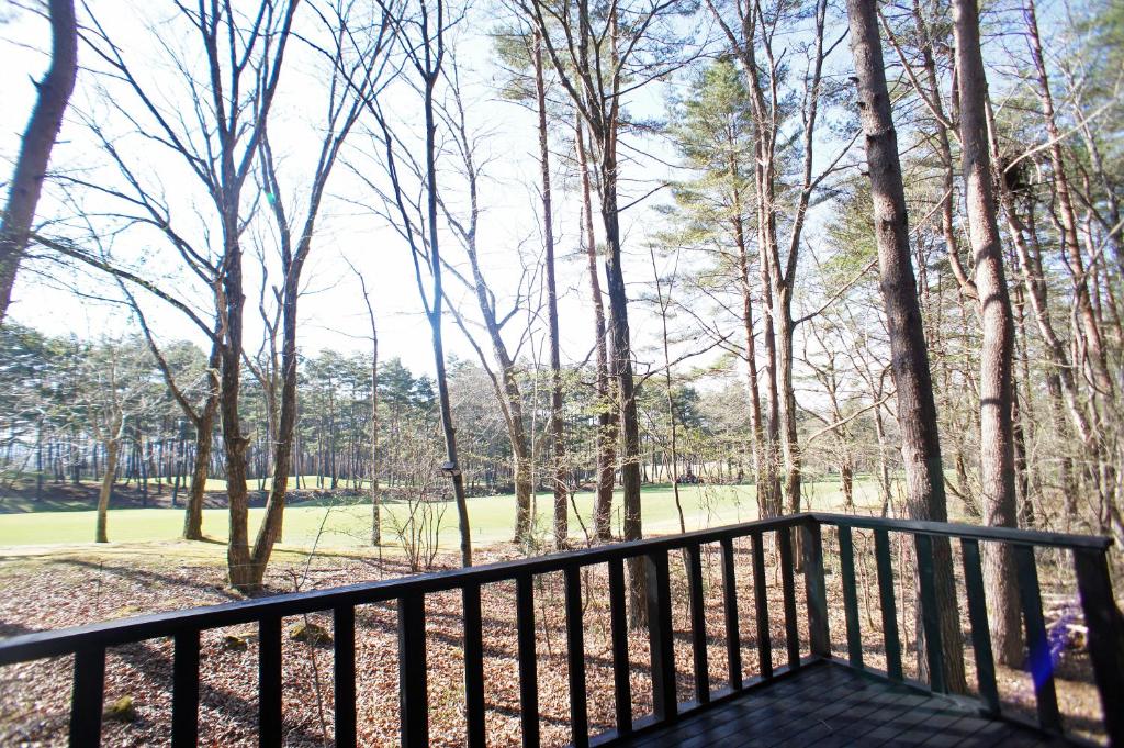 Zahrada ubytování HARUNA WING Private cottage in the forest overlooking the golf course