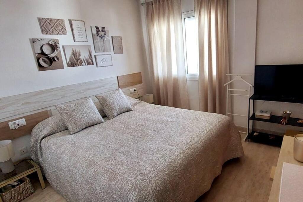 Postel nebo postele na pokoji v ubytování Apartamento Mediterráneo Salou!